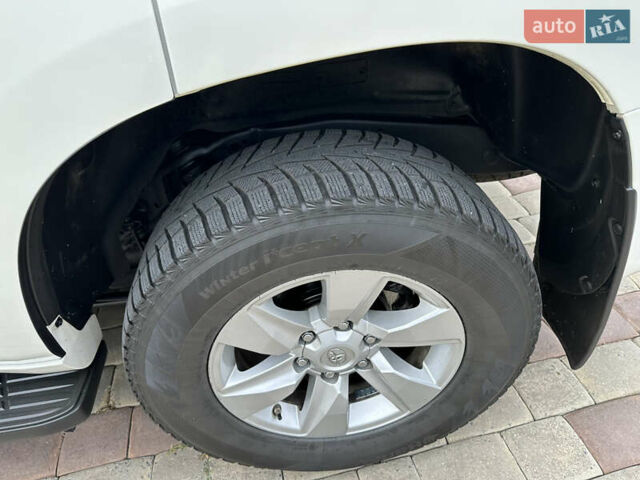 Белый Тойота Ленд Крузер Прадо, объемом двигателя 3.96 л и пробегом 131 тыс. км за 39900 $, фото 22 на Automoto.ua