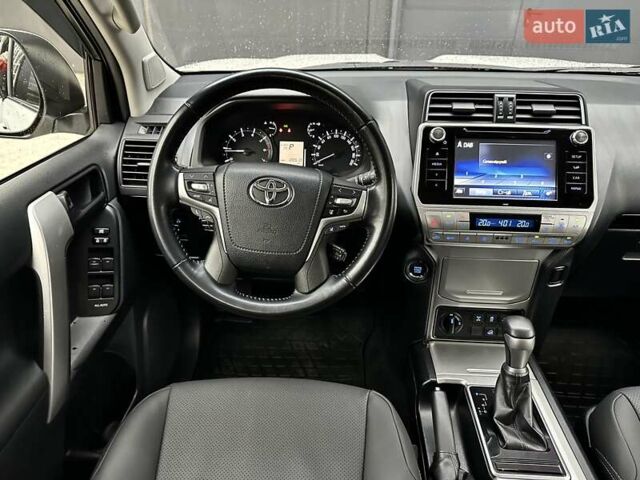 Белый Тойота Ленд Крузер Прадо, объемом двигателя 4 л и пробегом 119 тыс. км за 35450 $, фото 54 на Automoto.ua