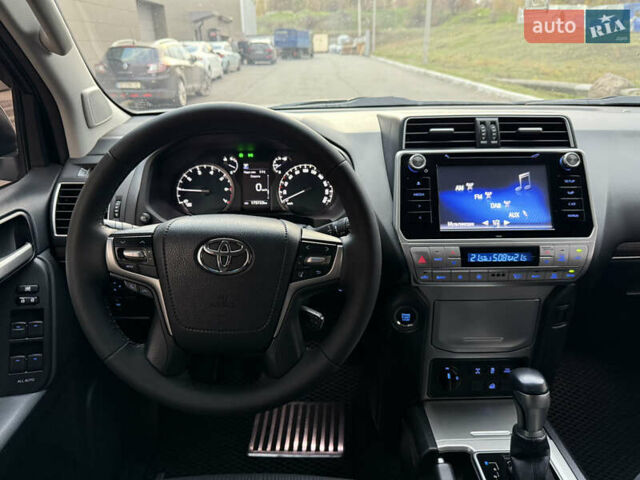 Белый Тойота Ленд Крузер Прадо, объемом двигателя 4 л и пробегом 175 тыс. км за 33500 $, фото 22 на Automoto.ua