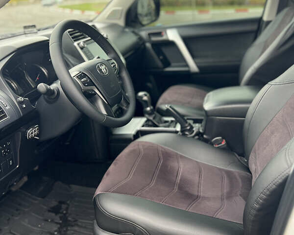 Белый Тойота Ленд Крузер Прадо, объемом двигателя 2.76 л и пробегом 146 тыс. км за 35000 $, фото 8 на Automoto.ua