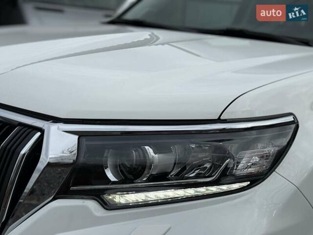 Белый Тойота Ленд Крузер Прадо, объемом двигателя 2.76 л и пробегом 141 тыс. км за 38500 $, фото 19 на Automoto.ua