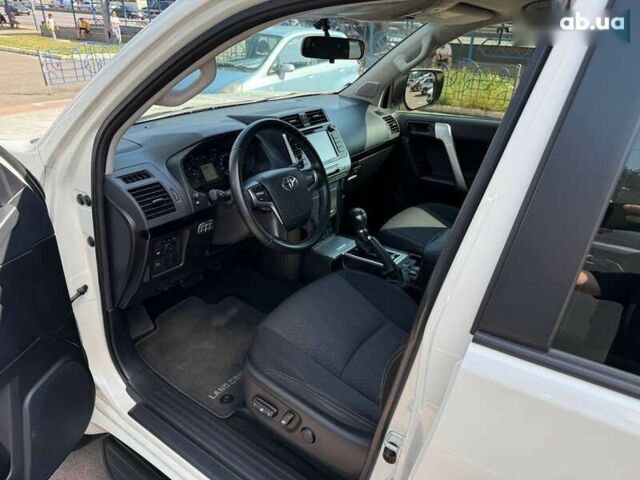 Белый Тойота Ленд Крузер Прадо, объемом двигателя 4 л и пробегом 119 тыс. км за 34950 $, фото 12 на Automoto.ua