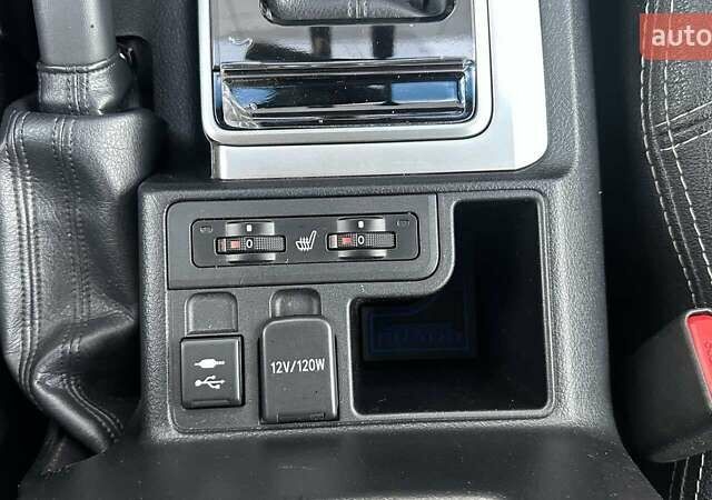 Білий Тойота Ленд Крузер Прадо, об'ємом двигуна 4 л та пробігом 90 тис. км за 39604 $, фото 18 на Automoto.ua