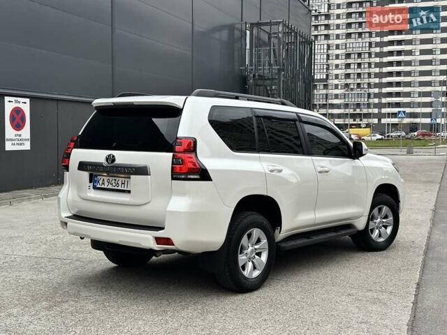 Белый Тойота Ленд Крузер Прадо, объемом двигателя 4 л и пробегом 119 тыс. км за 35450 $, фото 33 на Automoto.ua