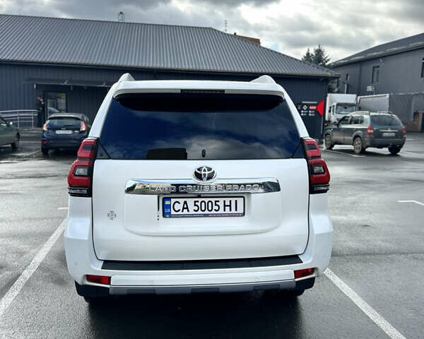 Белый Тойота Ленд Крузер Прадо, объемом двигателя 3.96 л и пробегом 165 тыс. км за 39200 $, фото 5 на Automoto.ua