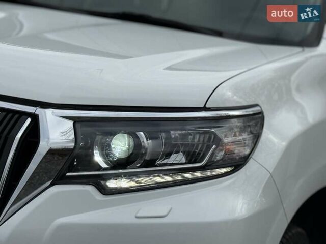 Белый Тойота Ленд Крузер Прадо, объемом двигателя 2.76 л и пробегом 141 тыс. км за 38500 $, фото 23 на Automoto.ua