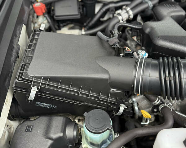 Белый Тойота Ленд Крузер Прадо, объемом двигателя 4 л и пробегом 64 тыс. км за 42900 $, фото 30 на Automoto.ua