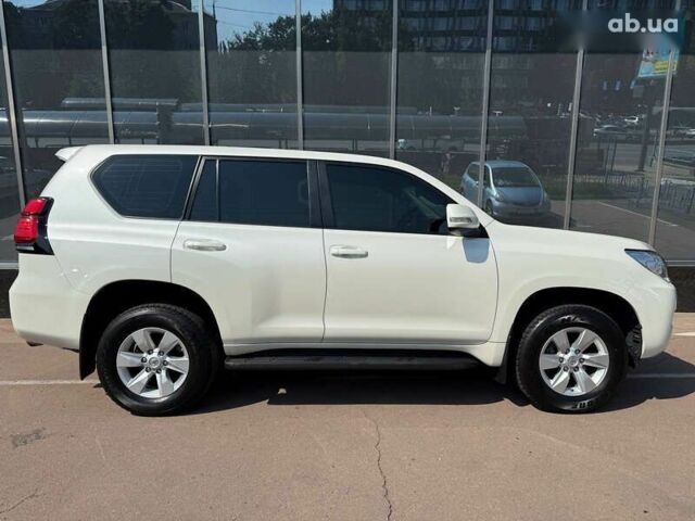 Белый Тойота Ленд Крузер Прадо, объемом двигателя 4 л и пробегом 119 тыс. км за 34950 $, фото 6 на Automoto.ua
