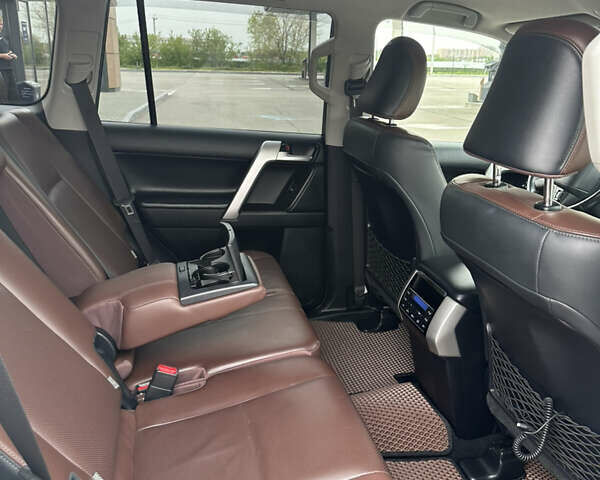 Белый Тойота Ленд Крузер Прадо, объемом двигателя 2.76 л и пробегом 127 тыс. км за 40999 $, фото 8 на Automoto.ua