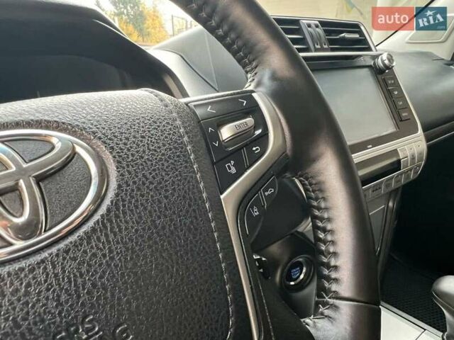 Белый Тойота Ленд Крузер Прадо, объемом двигателя 3.96 л и пробегом 103 тыс. км за 39500 $, фото 33 на Automoto.ua