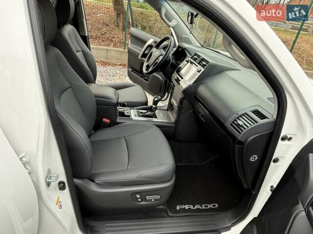 Белый Тойота Ленд Крузер Прадо, объемом двигателя 2.76 л и пробегом 141 тыс. км за 38500 $, фото 35 на Automoto.ua