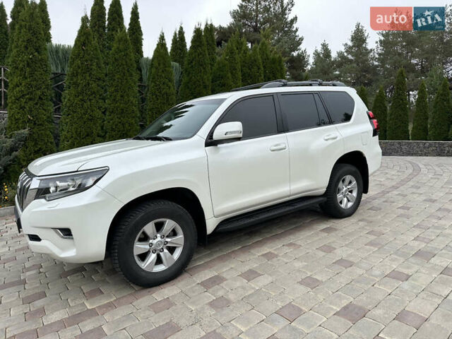 Белый Тойота Ленд Крузер Прадо, объемом двигателя 3.96 л и пробегом 131 тыс. км за 39900 $, фото 5 на Automoto.ua