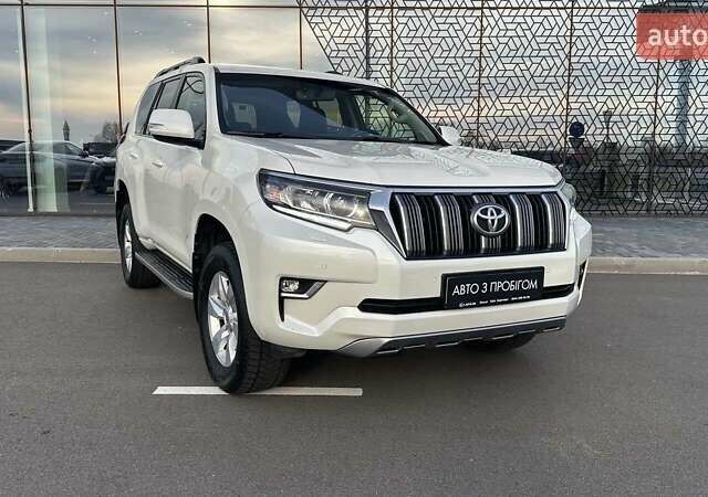 Білий Тойота Ленд Крузер Прадо, об'ємом двигуна 4 л та пробігом 90 тис. км за 39604 $, фото 14 на Automoto.ua