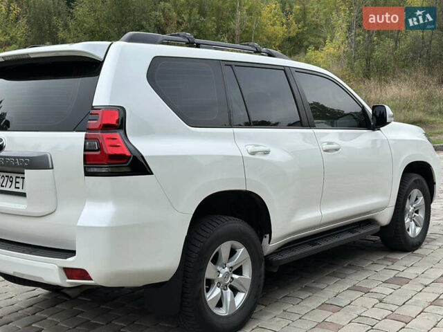Белый Тойота Ленд Крузер Прадо, объемом двигателя 3.96 л и пробегом 131 тыс. км за 39900 $, фото 9 на Automoto.ua