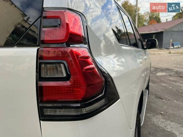 Белый Тойота Ленд Крузер Прадо, объемом двигателя 3.96 л и пробегом 103 тыс. км за 39500 $, фото 16 на Automoto.ua