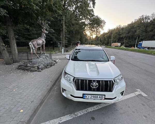 Белый Тойота Ленд Крузер Прадо, объемом двигателя 4 л и пробегом 143 тыс. км за 38500 $, фото 3 на Automoto.ua