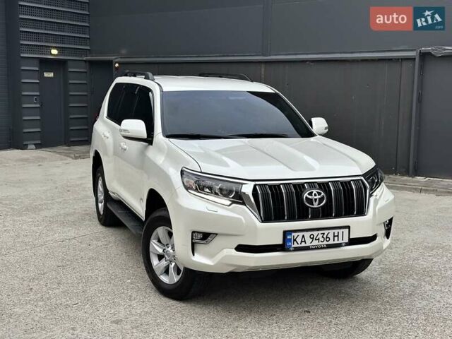 Белый Тойота Ленд Крузер Прадо, объемом двигателя 4 л и пробегом 119 тыс. км за 35450 $, фото 3 на Automoto.ua