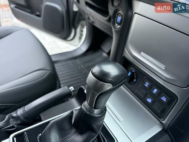 Белый Тойота Ленд Крузер Прадо, объемом двигателя 4 л и пробегом 79 тыс. км за 38700 $, фото 54 на Automoto.ua