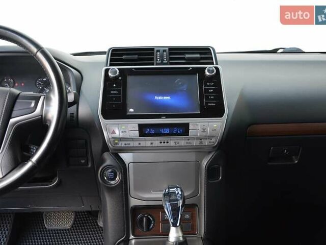 Белый Тойота Ленд Крузер Прадо, объемом двигателя 4 л и пробегом 140 тыс. км за 36500 $, фото 6 на Automoto.ua