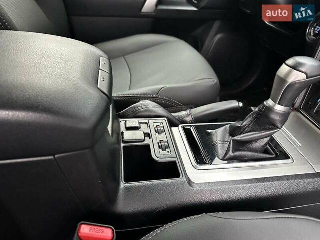 Белый Тойота Ленд Крузер Прадо, объемом двигателя 4 л и пробегом 119 тыс. км за 35450 $, фото 65 на Automoto.ua