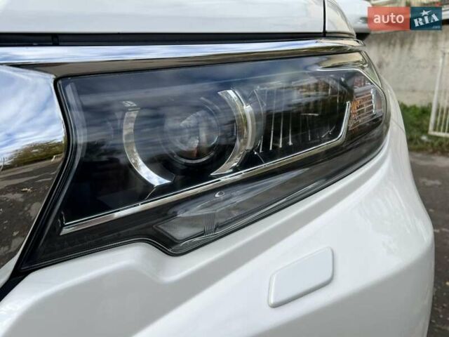 Белый Тойота Ленд Крузер Прадо, объемом двигателя 3.96 л и пробегом 103 тыс. км за 39500 $, фото 13 на Automoto.ua