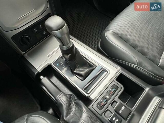 Белый Тойота Ленд Крузер Прадо, объемом двигателя 3.96 л и пробегом 103 тыс. км за 39500 $, фото 30 на Automoto.ua