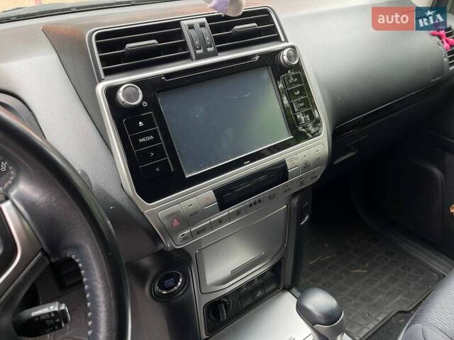 Білий Тойота Ленд Крузер Прадо, об'ємом двигуна 4 л та пробігом 72 тис. км за 38500 $, фото 12 на Automoto.ua