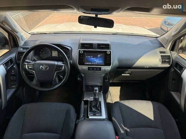 Белый Тойота Ленд Крузер Прадо, объемом двигателя 4 л и пробегом 119 тыс. км за 34950 $, фото 16 на Automoto.ua