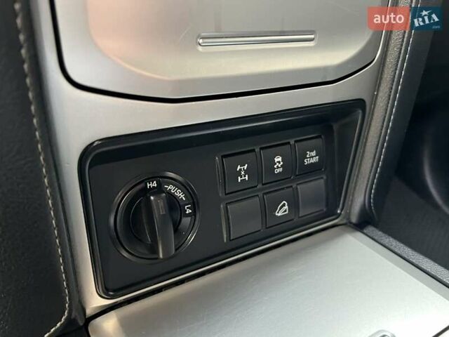 Белый Тойота Ленд Крузер Прадо, объемом двигателя 3.96 л и пробегом 103 тыс. км за 39500 $, фото 28 на Automoto.ua