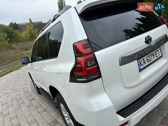 Белый Тойота Ленд Крузер Прадо, объемом двигателя 3.96 л и пробегом 131 тыс. км за 39900 $, фото 18 на Automoto.ua