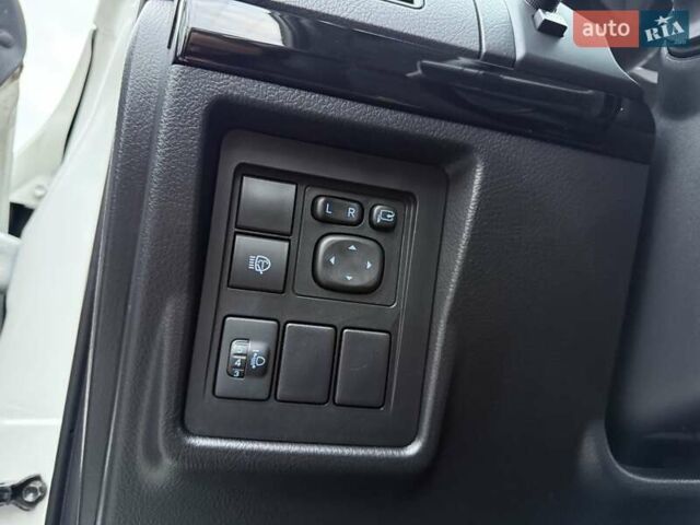 Белый Тойота Ленд Крузер Прадо, объемом двигателя 4 л и пробегом 79 тыс. км за 38700 $, фото 48 на Automoto.ua