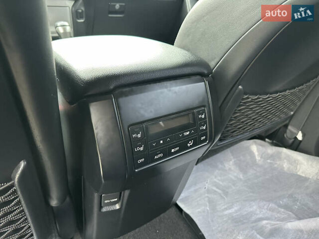 Белый Тойота Ленд Крузер Прадо, объемом двигателя 3.96 л и пробегом 131 тыс. км за 39900 $, фото 35 на Automoto.ua