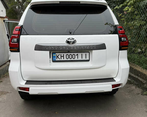 Белый Тойота Ленд Крузер Прадо, объемом двигателя 3.96 л и пробегом 140 тыс. км за 37500 $, фото 4 на Automoto.ua