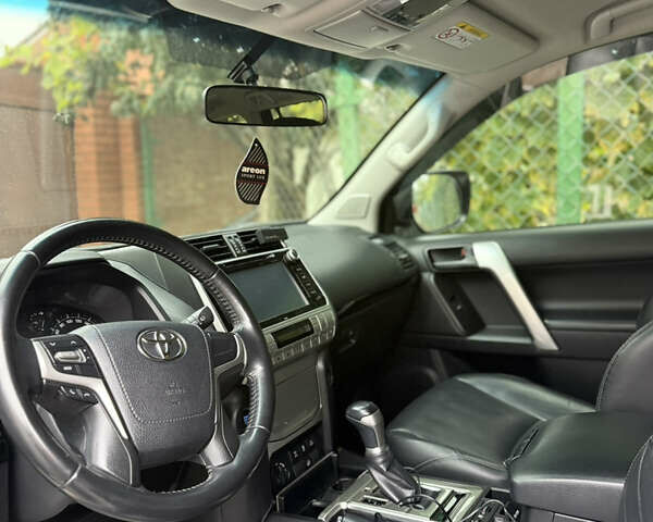 Белый Тойота Ленд Крузер Прадо, объемом двигателя 3.96 л и пробегом 140 тыс. км за 37500 $, фото 9 на Automoto.ua