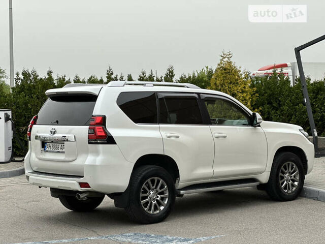 Белый Тойота Ленд Крузер Прадо, объемом двигателя 2.76 л и пробегом 127 тыс. км за 40999 $, фото 5 на Automoto.ua