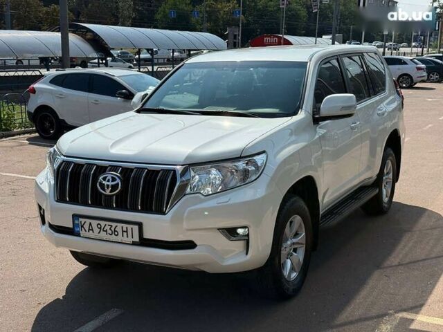 Белый Тойота Ленд Крузер Прадо, объемом двигателя 4 л и пробегом 119 тыс. км за 34950 $, фото 1 на Automoto.ua