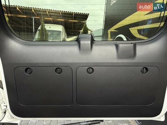 Белый Тойота Ленд Крузер Прадо, объемом двигателя 2.76 л и пробегом 141 тыс. км за 38500 $, фото 61 на Automoto.ua