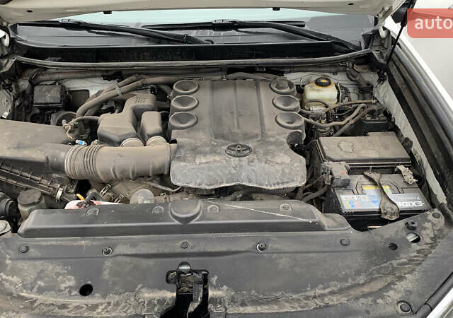 Белый Тойота Ленд Крузер Прадо, объемом двигателя 3.96 л и пробегом 71 тыс. км за 49999 $, фото 10 на Automoto.ua