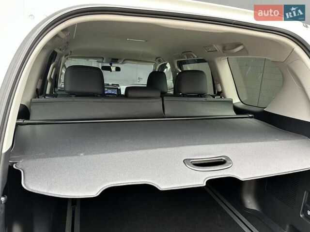 Белый Тойота Ленд Крузер Прадо, объемом двигателя 4 л и пробегом 119 тыс. км за 35450 $, фото 80 на Automoto.ua