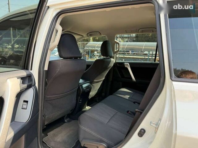 Белый Тойота Ленд Крузер Прадо, объемом двигателя 4 л и пробегом 119 тыс. км за 34950 $, фото 13 на Automoto.ua