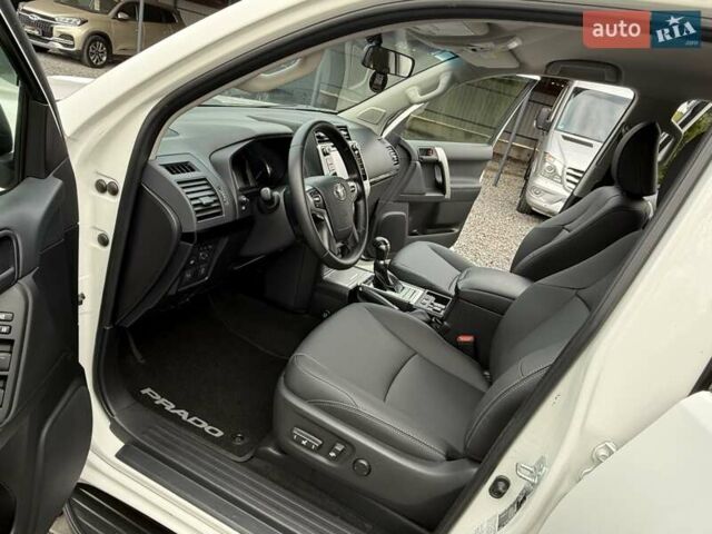 Белый Тойота Ленд Крузер Прадо, объемом двигателя 2.76 л и пробегом 141 тыс. км за 38500 $, фото 30 на Automoto.ua