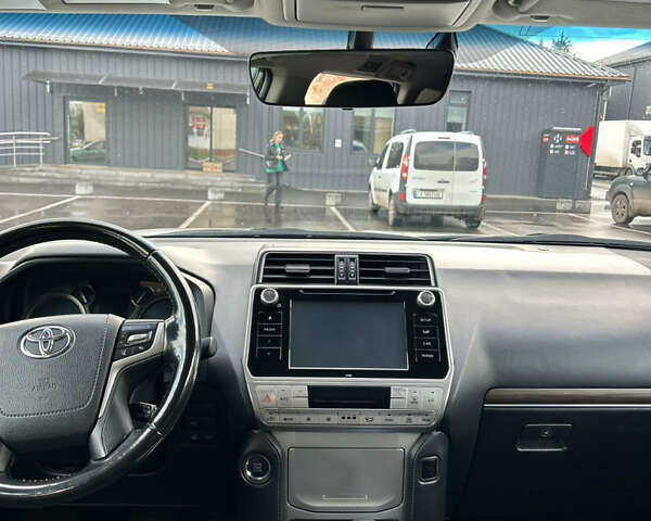 Белый Тойота Ленд Крузер Прадо, объемом двигателя 3.96 л и пробегом 165 тыс. км за 39200 $, фото 10 на Automoto.ua