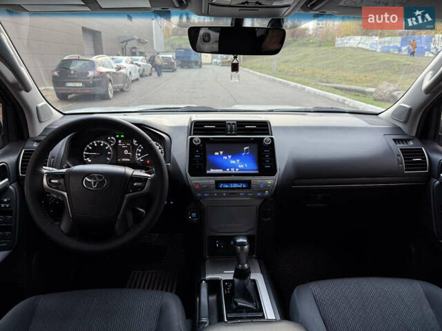 Білий Тойота Ленд Крузер Прадо, об'ємом двигуна 4 л та пробігом 175 тис. км за 34500 $, фото 21 на Automoto.ua