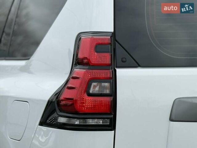 Белый Тойота Ленд Крузер Прадо, объемом двигателя 2.76 л и пробегом 141 тыс. км за 38500 $, фото 24 на Automoto.ua