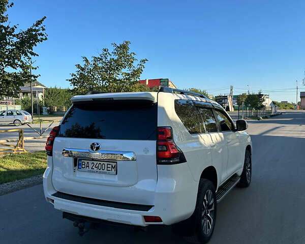 Белый Тойота Ленд Крузер Прадо, объемом двигателя 3.96 л и пробегом 101 тыс. км за 39000 $, фото 4 на Automoto.ua