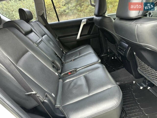 Белый Тойота Ленд Крузер Прадо, объемом двигателя 3.96 л и пробегом 131 тыс. км за 39900 $, фото 43 на Automoto.ua