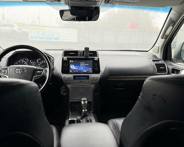 Белый Тойота Ленд Крузер Прадо, объемом двигателя 4 л и пробегом 64 тыс. км за 42900 $, фото 20 на Automoto.ua