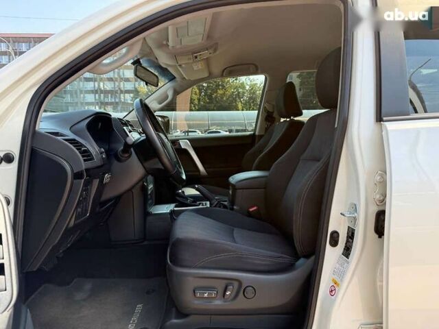 Белый Тойота Ленд Крузер Прадо, объемом двигателя 4 л и пробегом 119 тыс. км за 34950 $, фото 8 на Automoto.ua