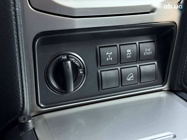 Белый Тойота Ленд Крузер Прадо, объемом двигателя 4 л и пробегом 119 тыс. км за 34950 $, фото 26 на Automoto.ua