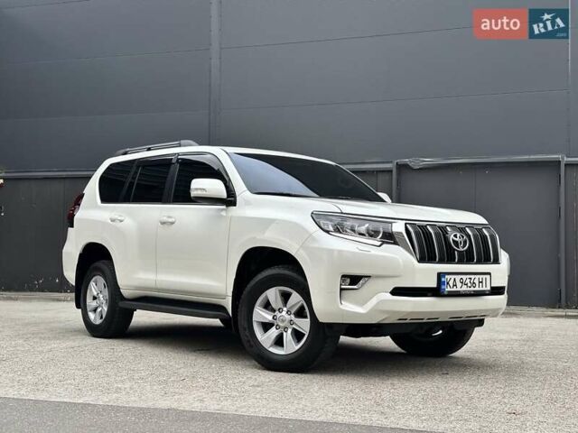 Белый Тойота Ленд Крузер Прадо, объемом двигателя 4 л и пробегом 119 тыс. км за 35450 $, фото 1 на Automoto.ua